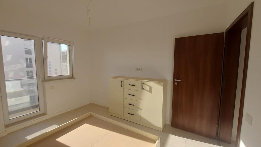 Apartament cu 2 camere semidecomandat în Berceni