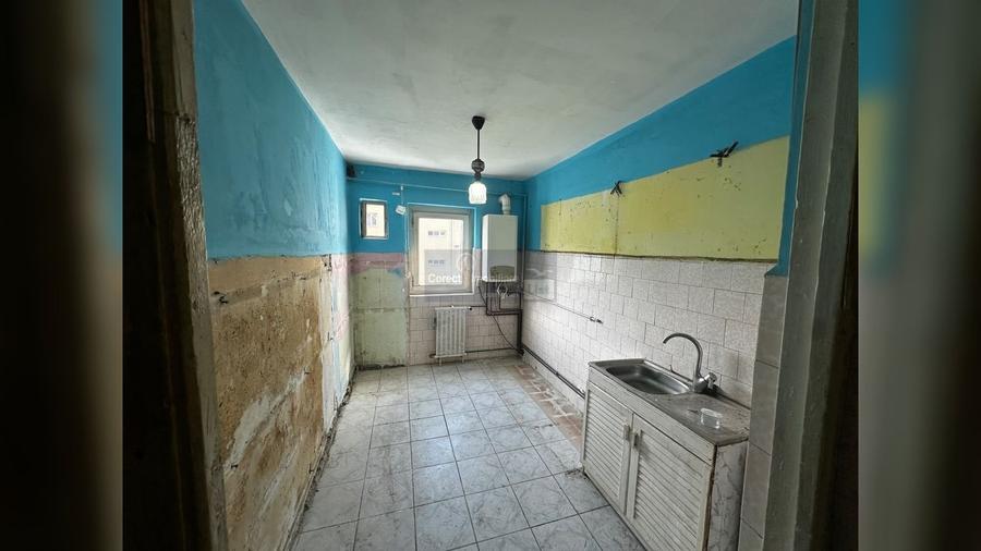 Apartament cu 3 camere decomandat în Ștefan cel Mare