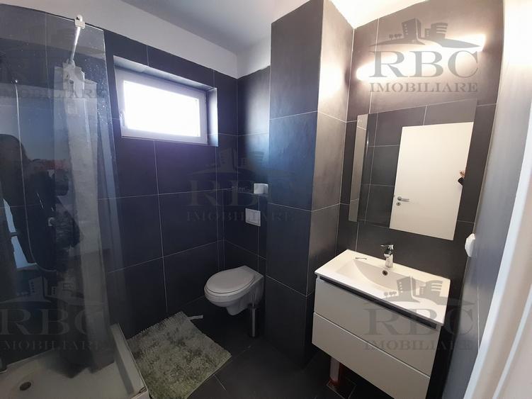 Apartament cu 3 camere semidecomandat, mobilat în Central