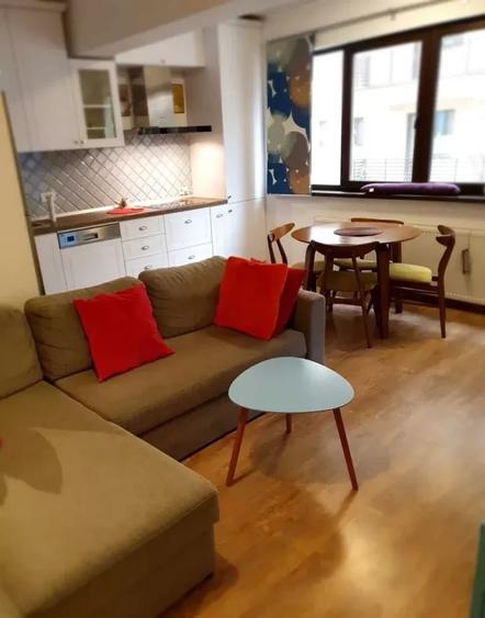 Apartament cu 2 camere semidecomandat, mobilat în Dămăroaia
