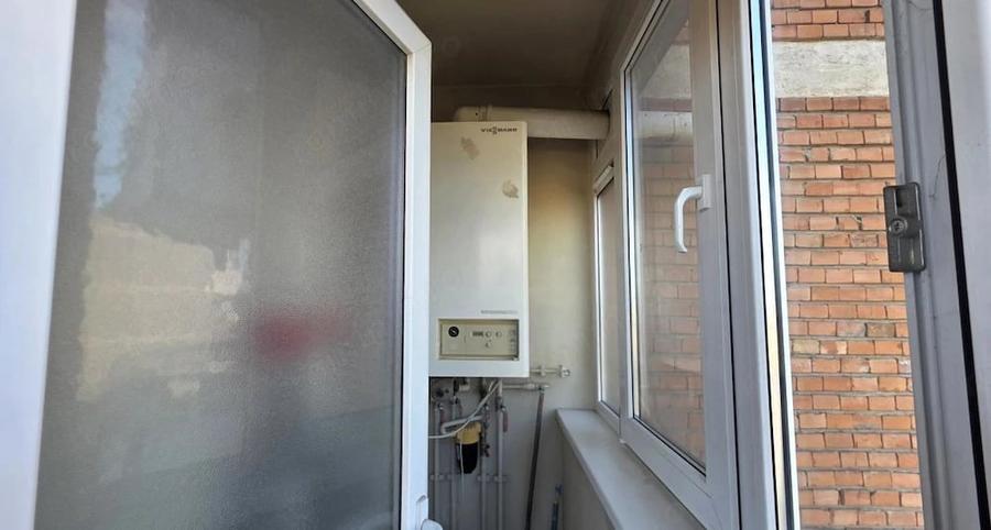 Apartament cu 4 camere decomandat în Complex Studențesc