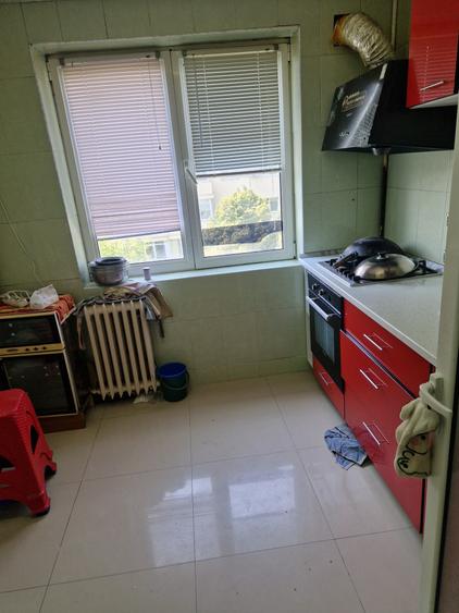 Apartament cu 3 camere semidecomandat în Bucur Obor