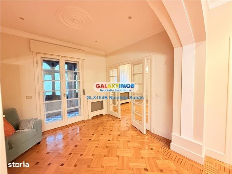 Apartament cu 4 camere în Arcul de Triumf