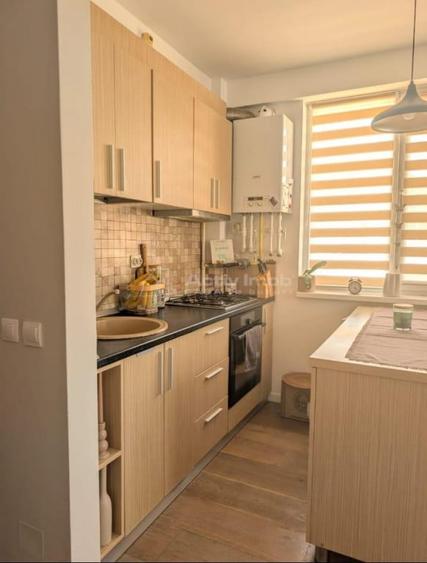 Apartament cu 3 camere decomandat în Vârteju