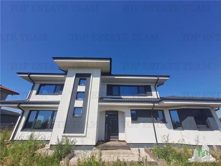 Casă individuală cu 6 camere cu Teren 1000 Mp în Corbeanca