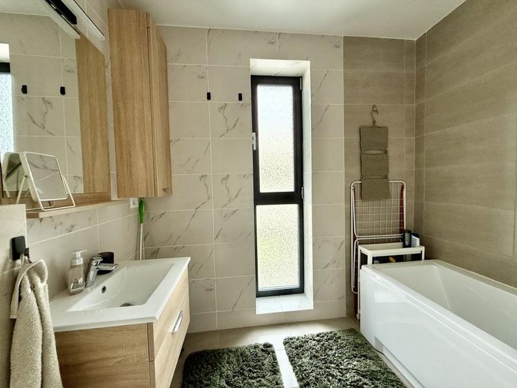 Apartament cu 2 camere nedecomandat, mobilat în Tomis Nord