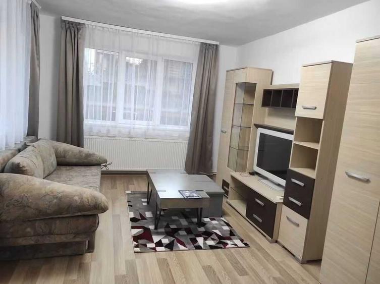 Casă cu 2 camere cu Teren 70 Mp în Central