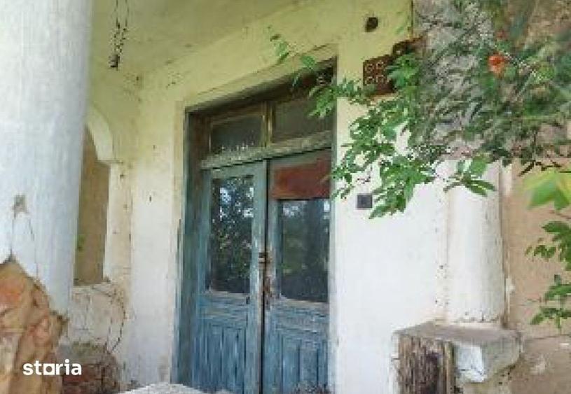 Casă cu 1 camere cu Teren 1400 Mp în Devesel