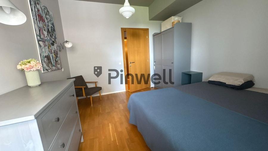 Apartament cu 3 camere semidecomandat, mobilat în Nord