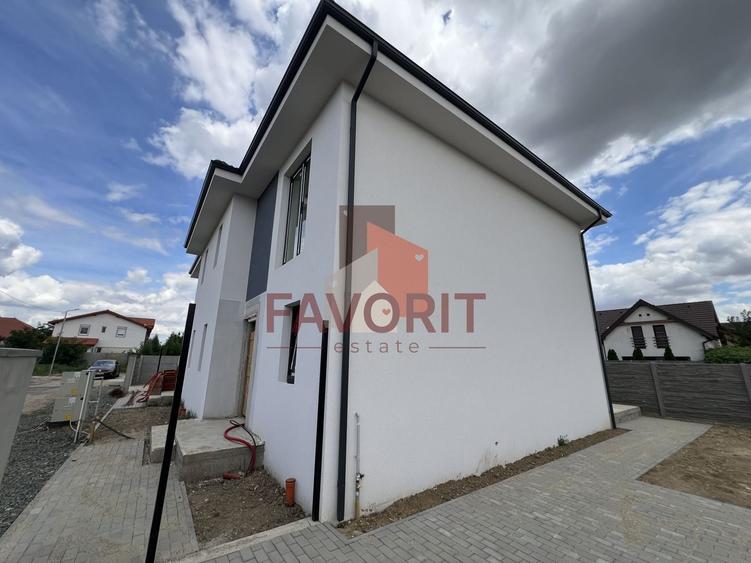 Duplex cu 4 camere cu Canalizare în Giroc
