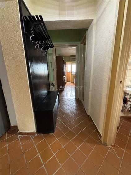 Apartament cu 3 camere decomandat în Decebal