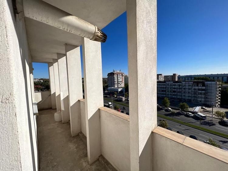 Apartament cu 2 camere decomandat în Calea București