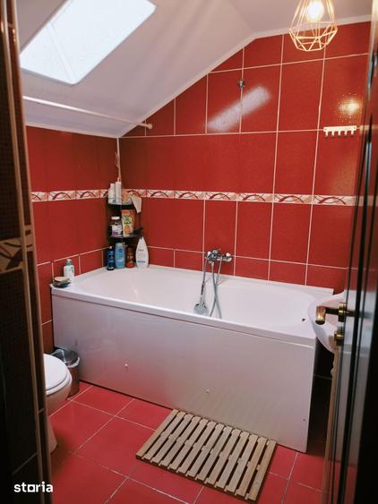 Casă cu 4 camere cu Teren 250 Mp în Crevedia