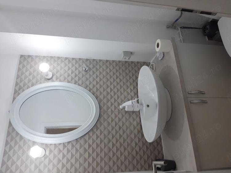 Apartament cu 3 camere decomandat în Exterior Vest
