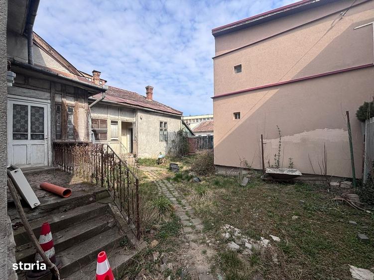 Casă cu 4 camere decomandat în Budai
