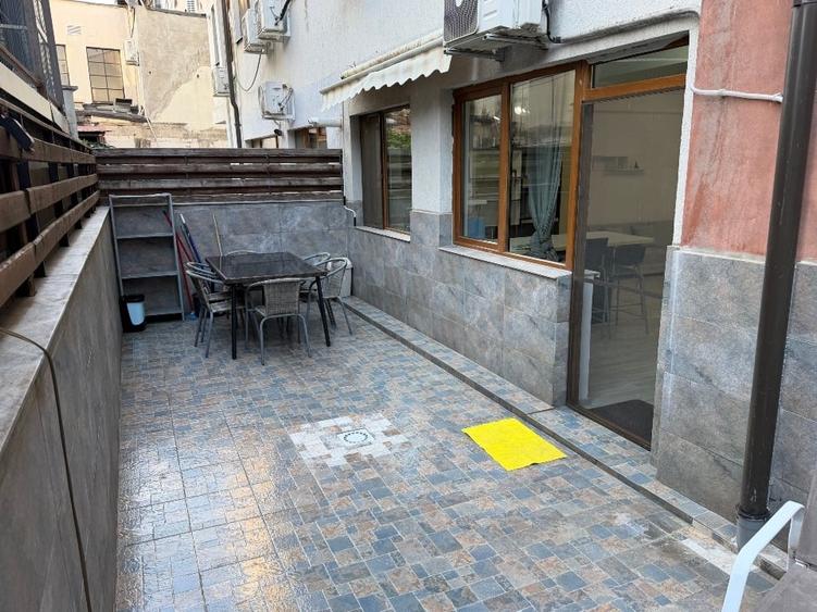 Apartament cu 2 camere semidecomandat, mobilat în Titan