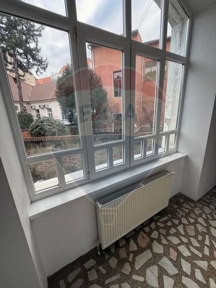 Spațiu comercial  sau de birouri ultracentral - 10