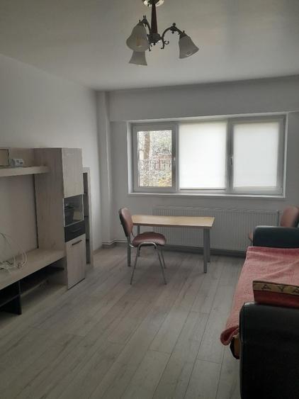 Vatra Luminoasa-Maior Coravu,ap.2 camere, decomandat, parter/ P+4,bloc 1983 - 8