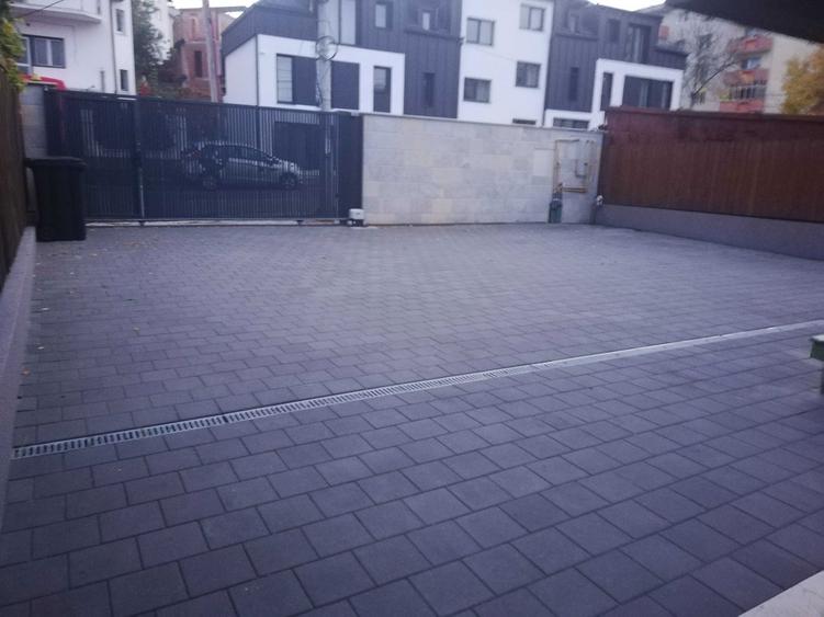 Dau in chirie cladire de 500 mp superfinisat, compus din 4 apartamente, momentan amenajat birouri, teren 600 mp, imrejmuit, str Meteor si Observator - 8