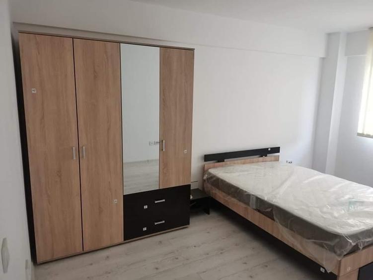 închiriez apartament cu o camera - 1