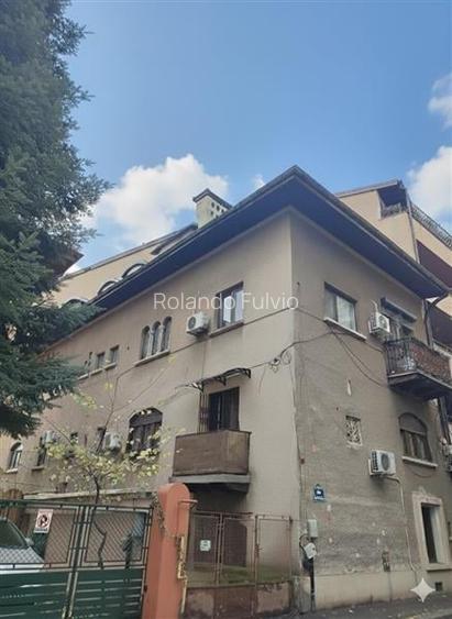 Vanzare apartament 2 camere, bloc mic, Polona