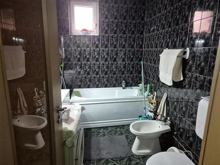 Casa 4 camere + spatiu comercial 55 mp, zona centrala - 5