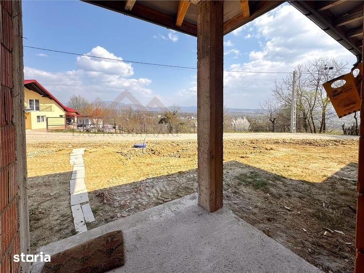 Casa la rosu, pe un nivel, pe dealul Grosiului - 5