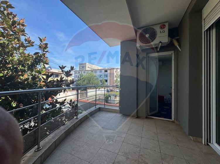 Casă / Vilă spațioasă de închiriat – Militari, zona Moinești - 18