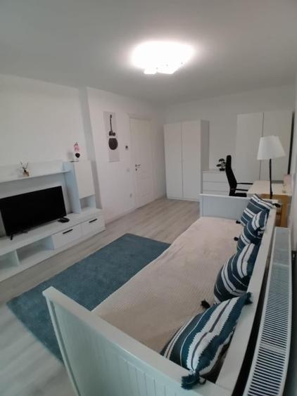 Apartament cu 1 camera, decomandat, zona Poitiers Tower - 1