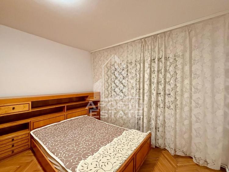 Apartament cu 3 camere, centrala proprie, zona Soarelui - 1