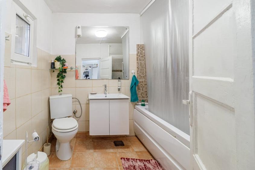 Casa cu gradina aproape de metrou 1 Mai - 232 mp curte libera - 8