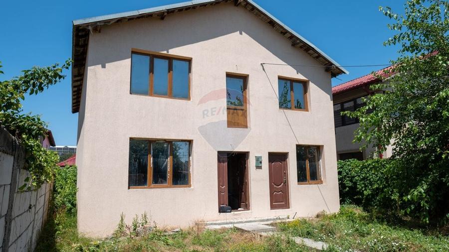 Vanzare vilă cu 5 camere Parter+Etaj, str. Magnoliei - Pantelimon - 1