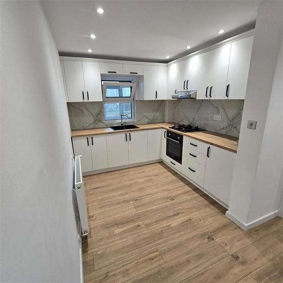 Alexandru cel Bun - 3 camere decomandat - etaj intermediar - bloc dupa 1980 - 1