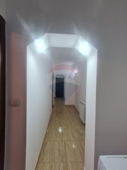 Apartament cu 2 camere de închiriat - 2