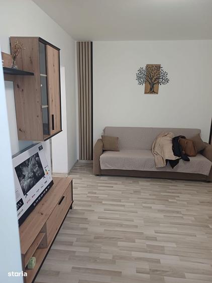 Apartament semidecomandat , et.1/4, Calea Bucure?ti- Institut - 10