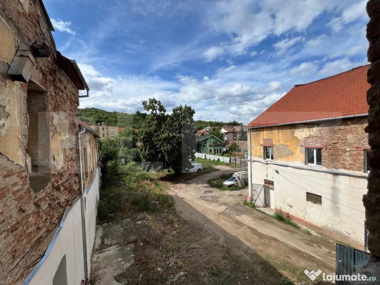 Hotel cu 44 camere, renovabil, pozi?ionat ultracentral - 1