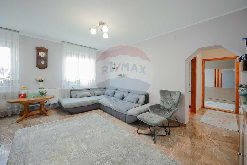 De vanzare Apartament cu 4 camere, langa Podul Centenarului - 2