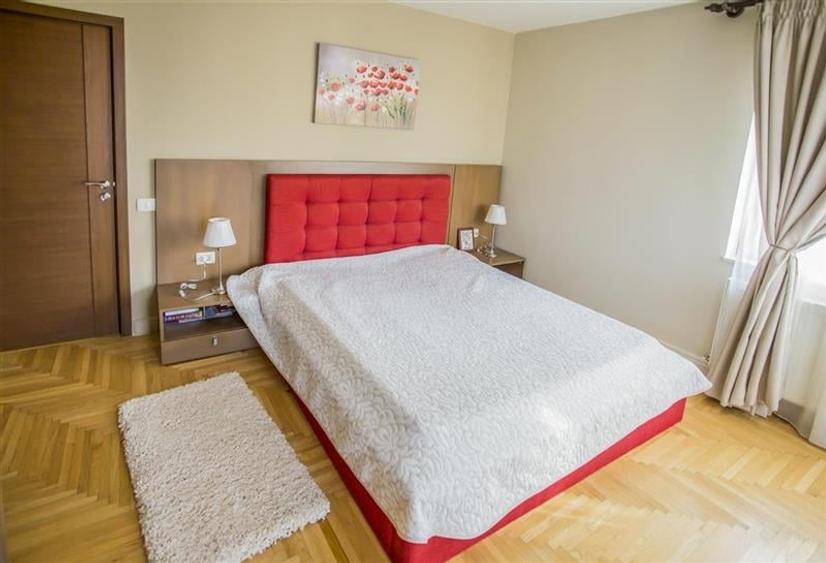 FILM ! Pe armonia a 1.100 mp teren/ gradina, Vila galanta,cu 3 apartamente disti - 11