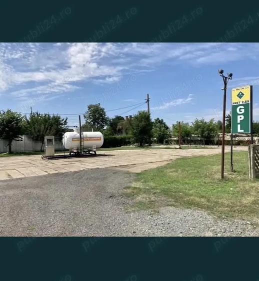 Teren de vanzare 2400m,magazin mixt + sta?ie GPL, func?ionale,autoriza?ii la zi,Peri?oru,CL - 1