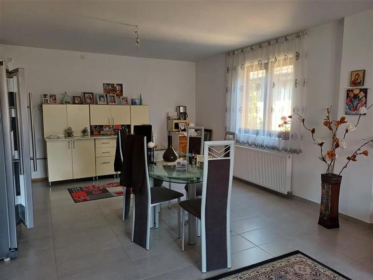 2 Case de vanzare langa liceu in Talmaciu - 6