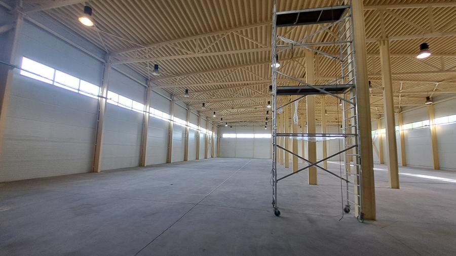 HALA DEPOZITARE CU ETAJ PARTIAL PENTRU BIROURI AMPLASAMENT: OTOPENI - 34