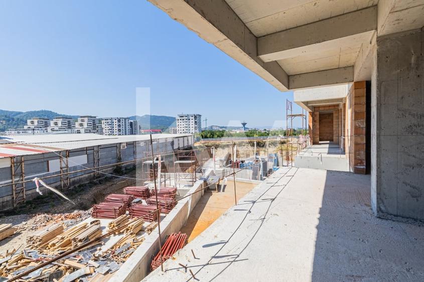 Apartament cu 4 camere decomandat în Calea București
