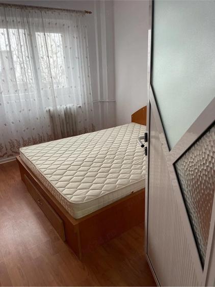 inchiriez 2 c decomandat - 1