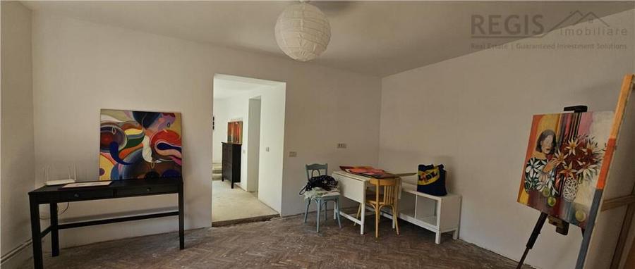 Casa cu curte si parcare in Schei - 2