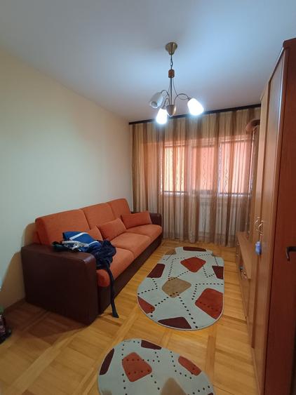 Apartament trei camere - Zona Școala Nr. 9 -84 mp - 6
