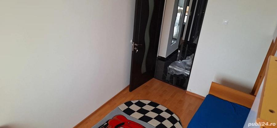 Inchiriez apartament 3 camere - 6