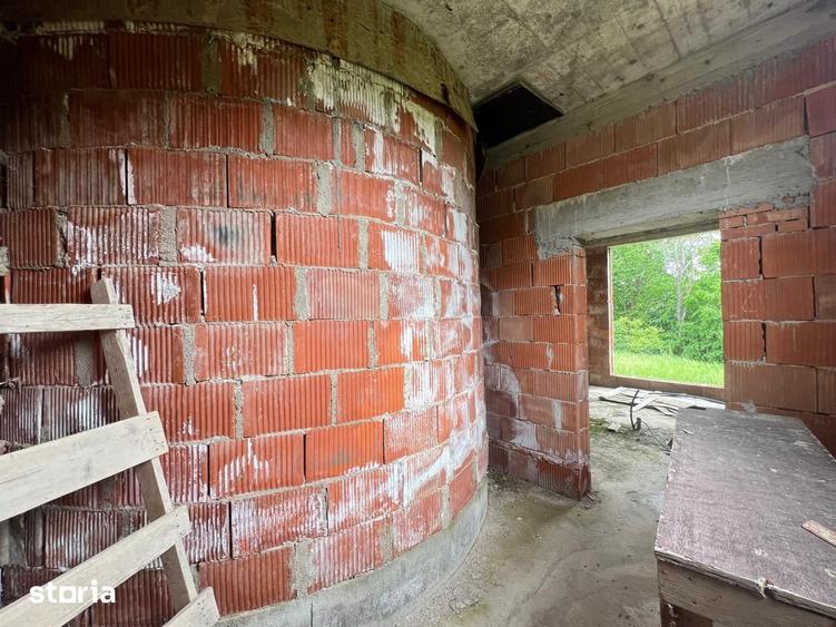 Casă cu 4 camere cu Teren 813 Mp în Găvana