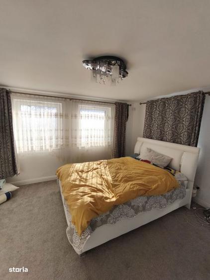 Casă cu 4 camere cu Teren 1500 Mp în Vicovu de Sus