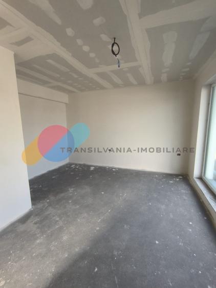 Duplex cu 4 camere cu Canalizare în Chinteni