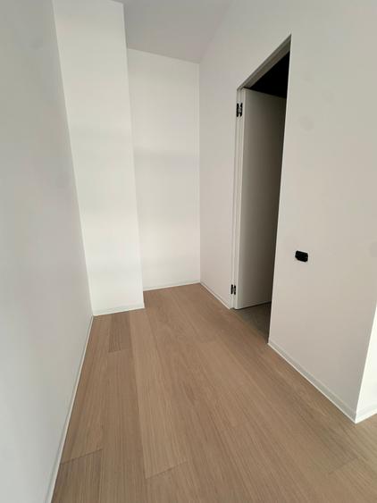 Apartament cu 4 camere semidecomandat în Floreasca